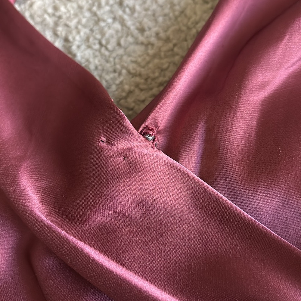 Astr the Label Rose Satin Midi Dress Size Medium - Picture 8 of 8